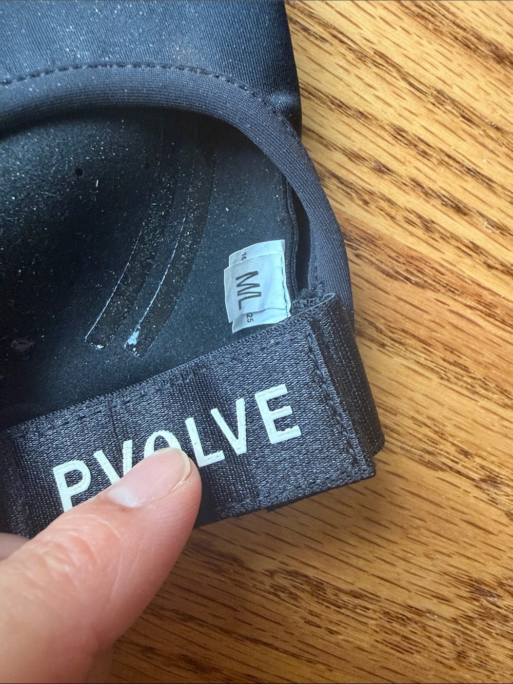 Pvolve Gloves M/L - Picture 2 of 3
